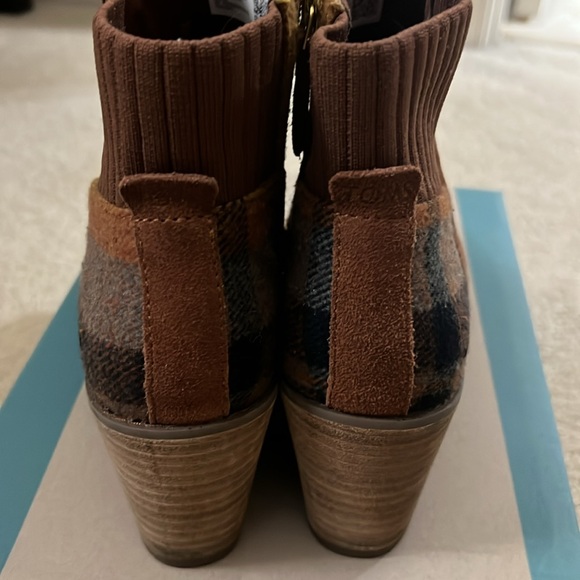 TOMS Brown Sock Wedge Boot, Size 6.5 - Picture 3 of 8